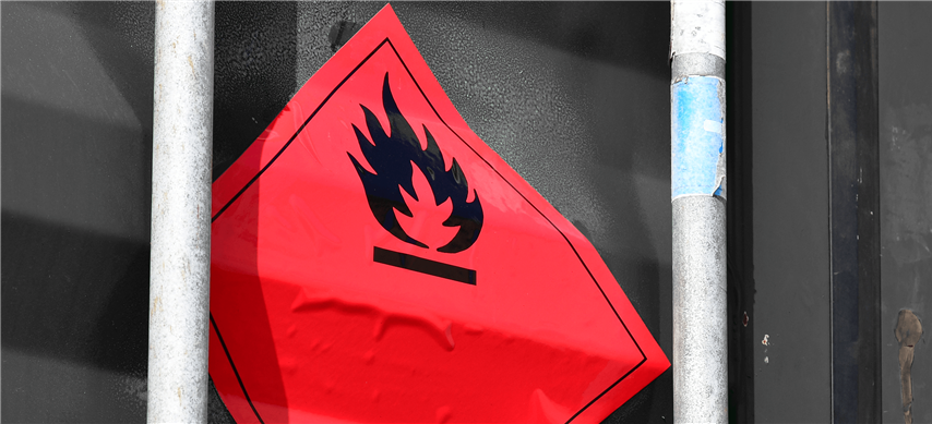 dangerous goods placard on container_web
